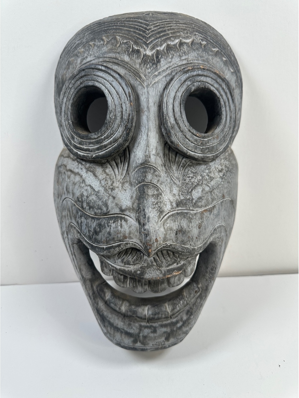 Vintage Indonesian Batak Timor Ritual Mask Hand Carved Wooden Smiling 13x8x3